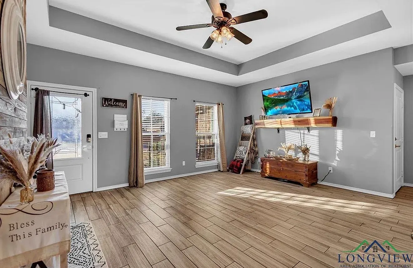 4 bed, 1540 sqft, $2,550 — Photo 2
