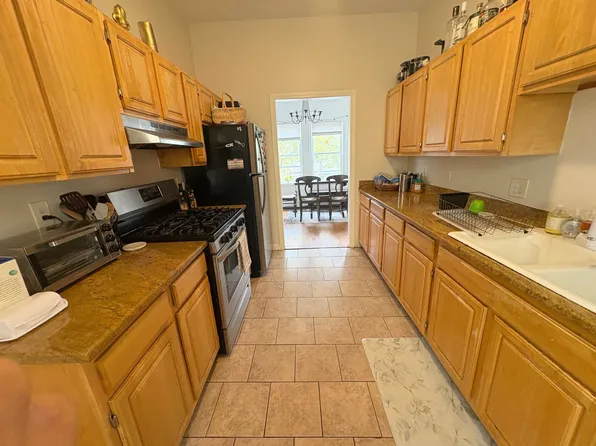 71 Cross St, Somerville, MA 02145