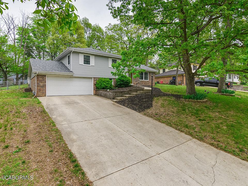 1st image of 315 Elm Tree Dr