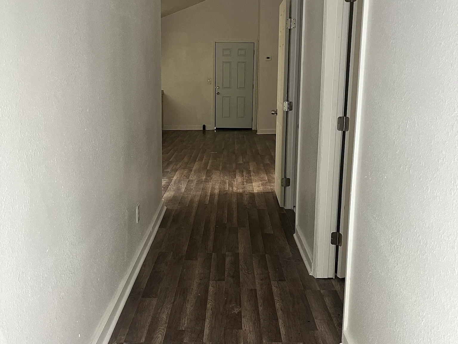 3 bed, 1100 sqft, $1,500 — Photo 2