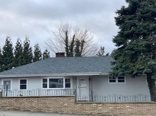 51 Francis St, Fall River, MA 02724