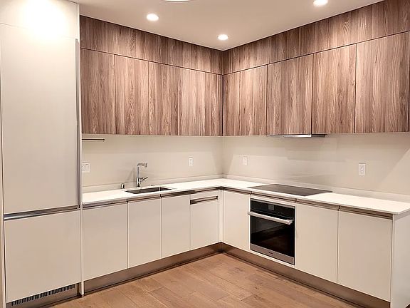 4th image of 1463 Lombard St APT 204