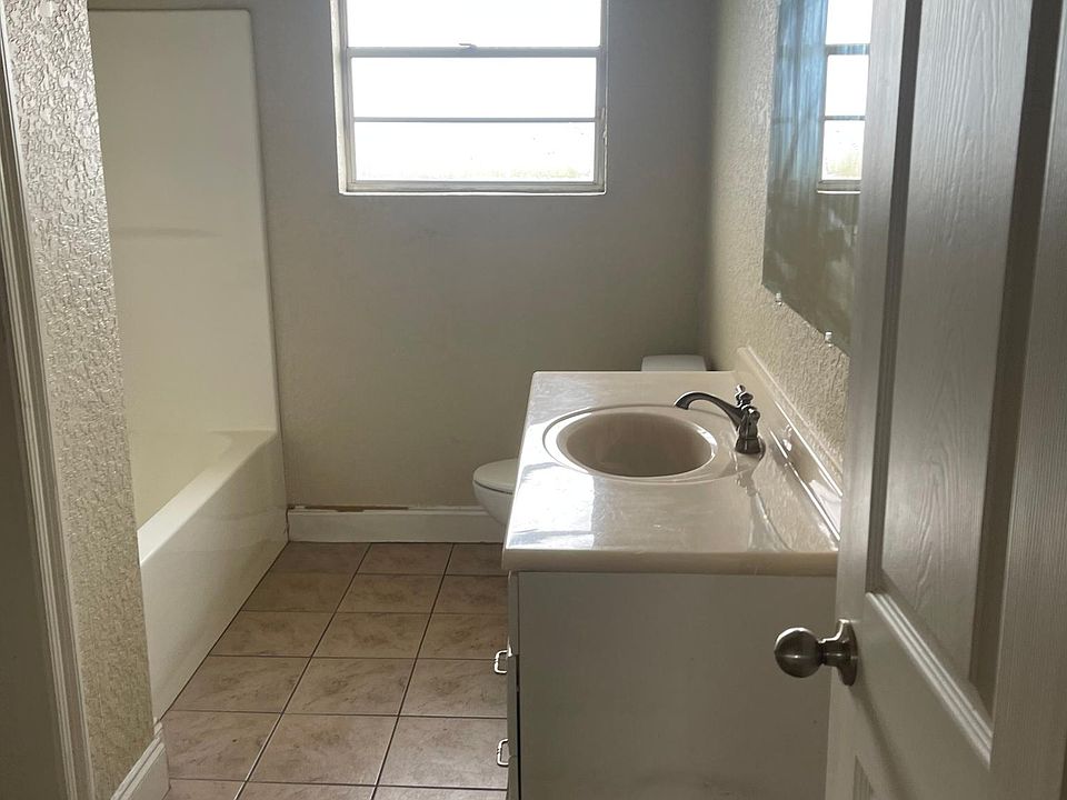 2nd image of 800 Perrin Dr