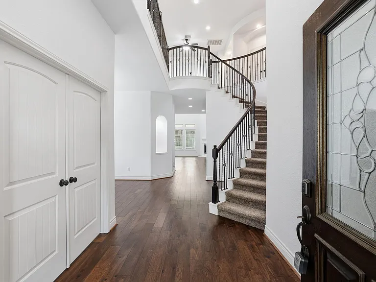 135 Deerfield Meadow Dr — Photo 5