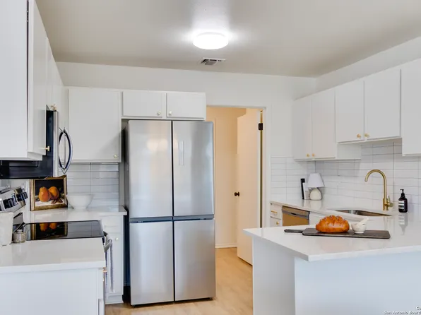 7502 LAGO FRIO, San Antonio, TX 78239