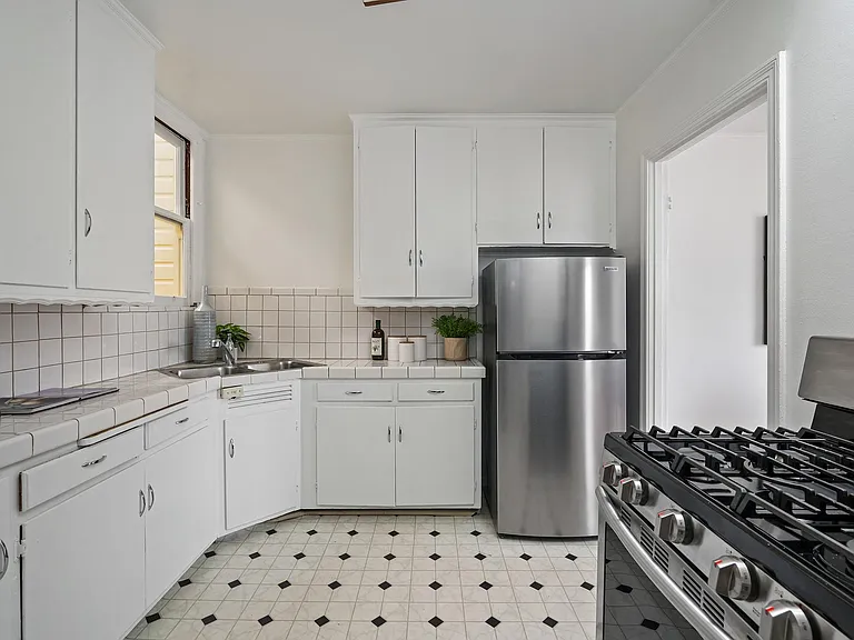 196 Jules Ave — Photo 22