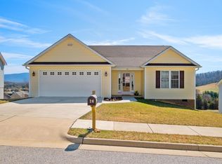 26 McIlwee Ln, Staunton, VA 24401