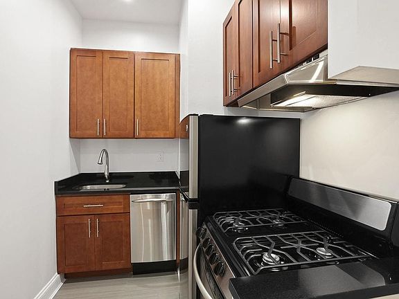 2nd image of 330 W 85th St APT 3B
