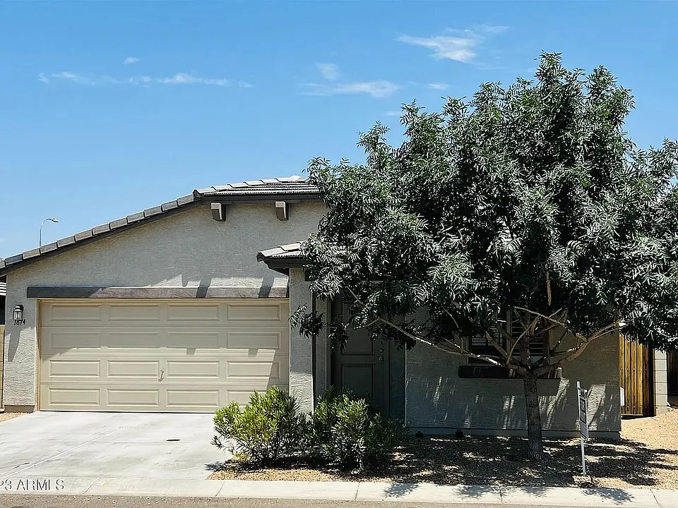 1874 W Stagecoach St