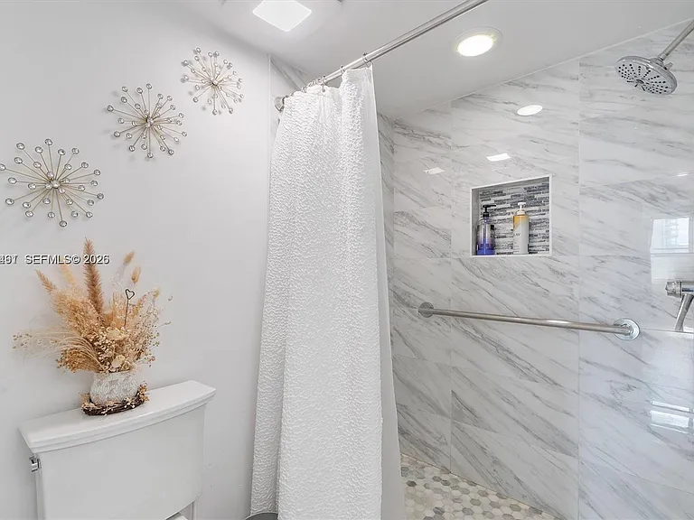 1155 Brickell Bay Dr #603 — Photo 14