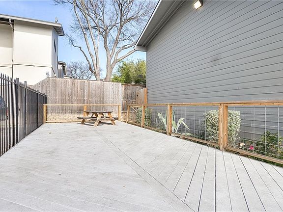 2nd image of 4715 Harmon Ave APT 209
