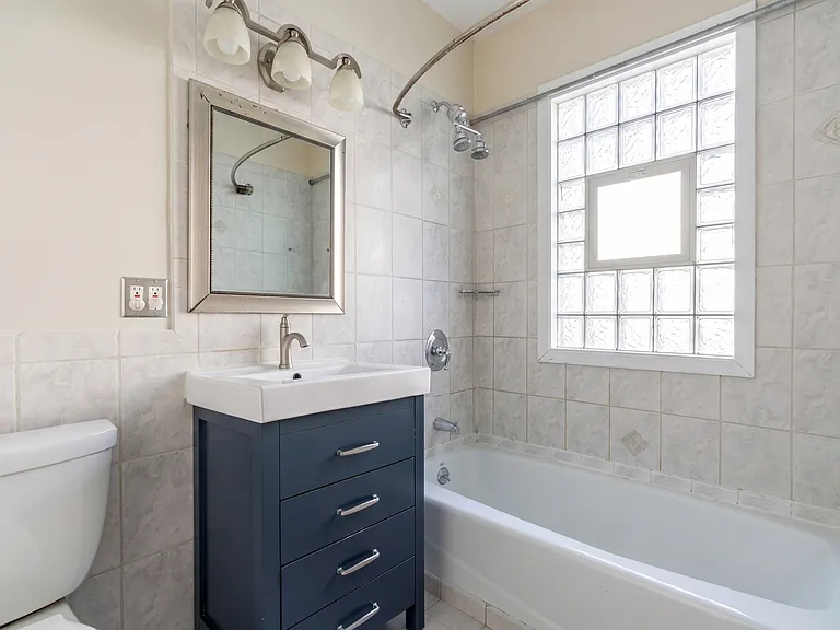 309 Chicago Ave #1 — Photo 13