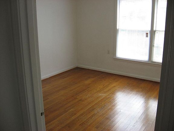 4th image of 2514 W Avenue L