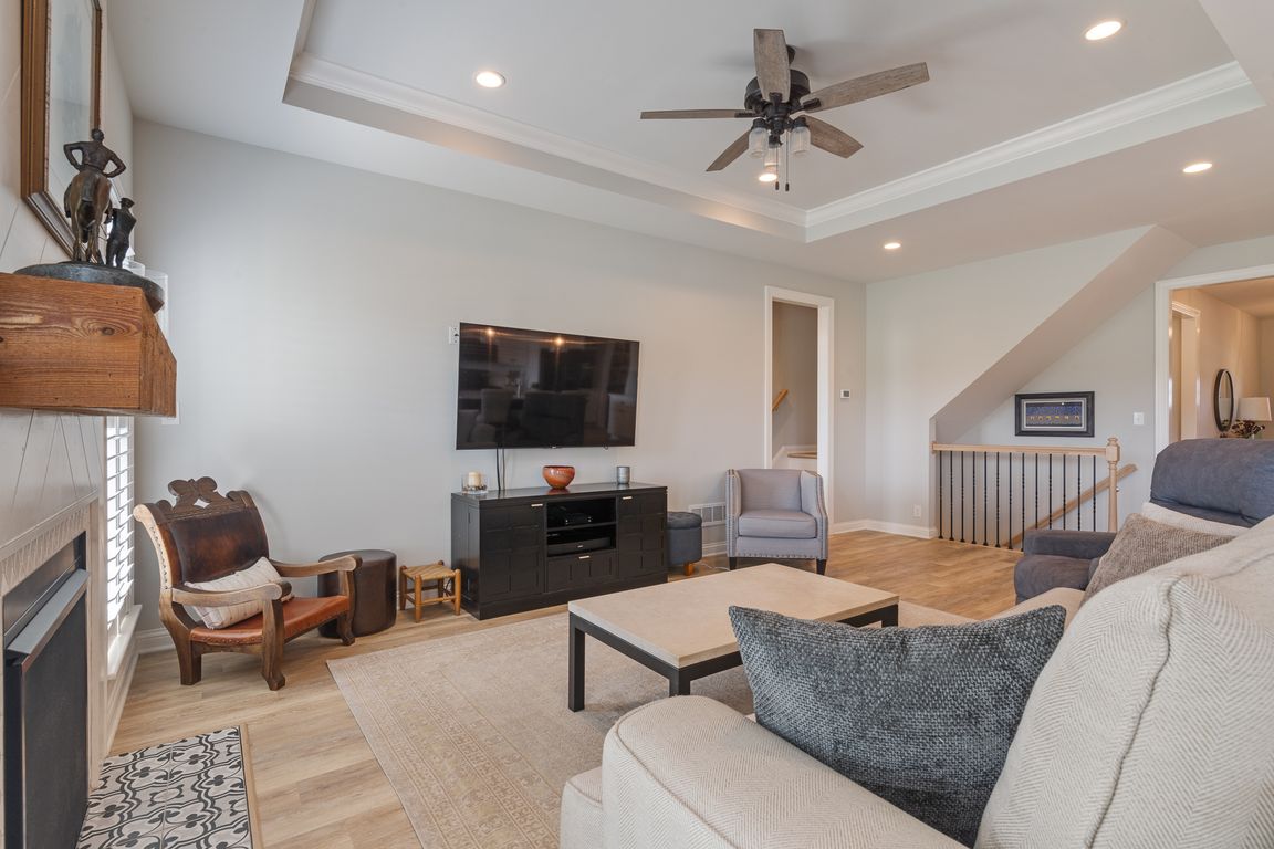 next background image