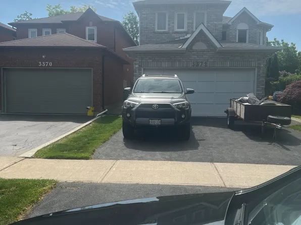 3372 Bobwhite Mews, Mississauga, ON L5N 6E7