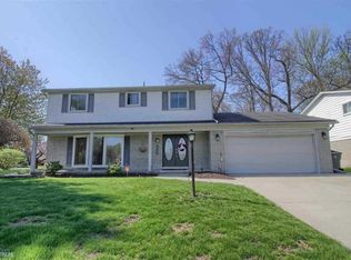20024 Thousand Oaks Dr, Clinton Township, MI