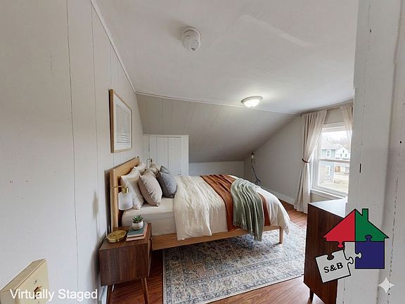 4th image of 67 Perry St