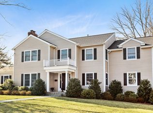 13 Stonehouse Rd, Scarsdale, NY 10583