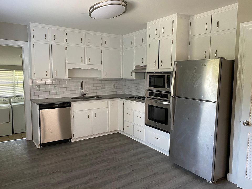 1st image of 2749 Forest Blvd