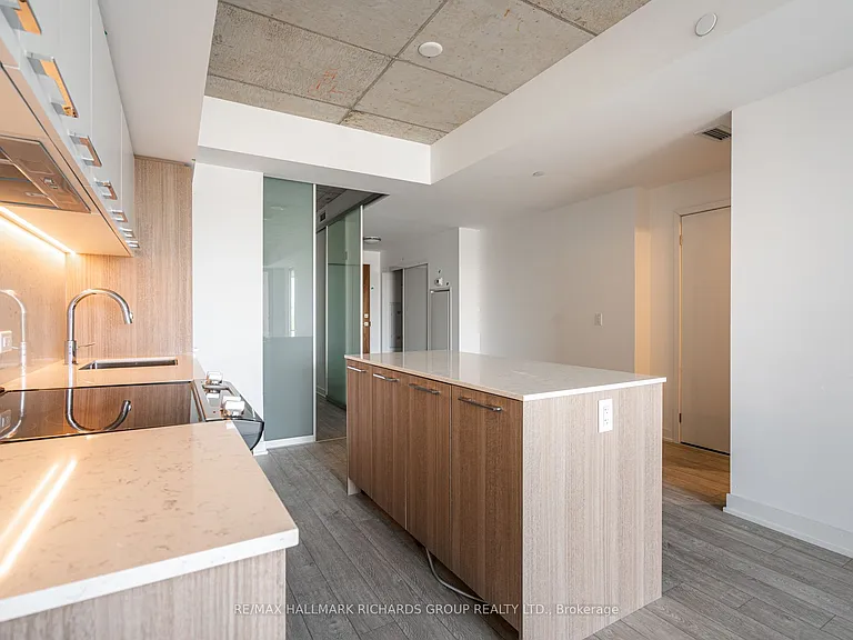 665 Queen St E #401 — Photo 3