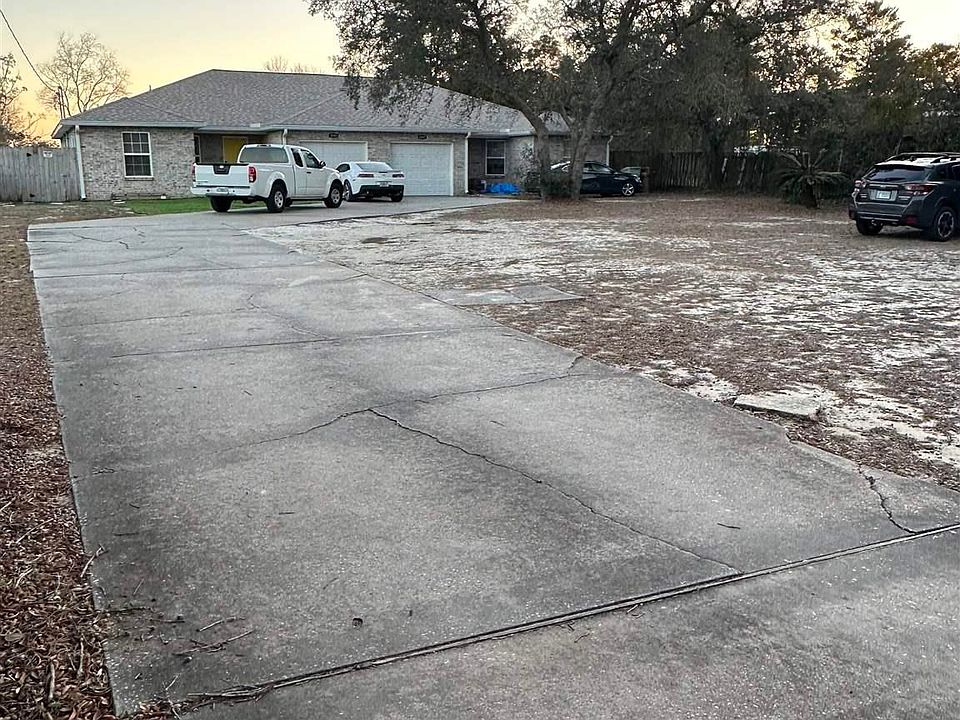 2nd image of 8549 & 8547 Laredo St