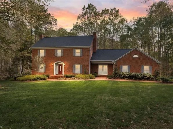2804 Fleming Rd, Greensboro, NC 27410