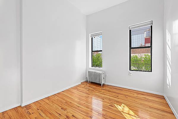 1st image of 122 Norfolk St
