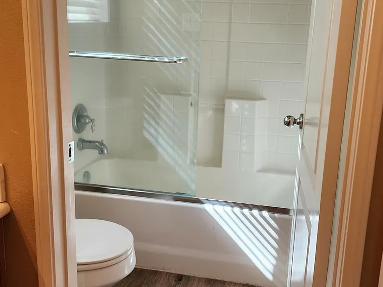 2nd Bathroom