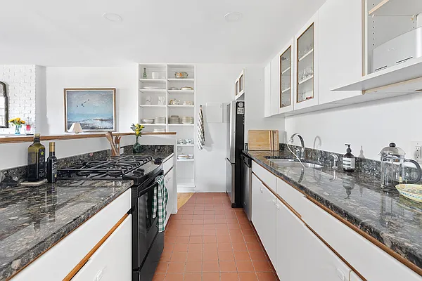 Sold by Compass | media 4