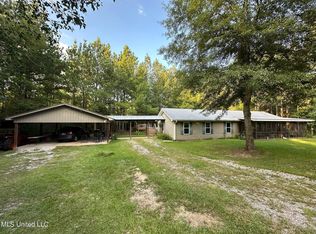 121 American Sand And Gravel Rd, Poplarville, MS 39470