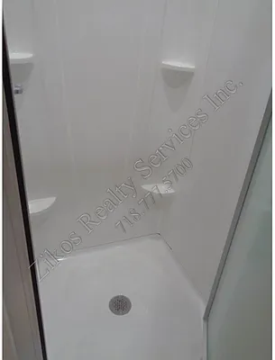 Rented by Zikos Realty Services | media 14