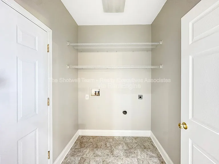 132 Hardinberry St — Photo 37