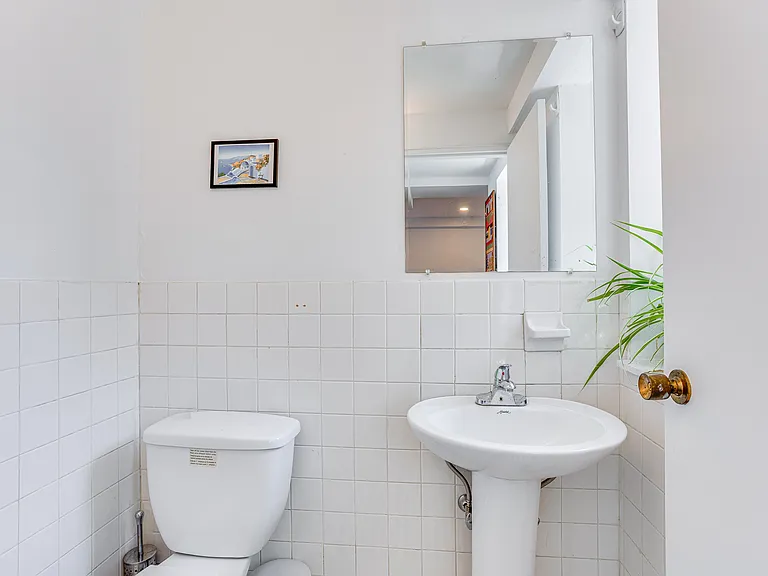 2213 Green St #B3 — Photo 6