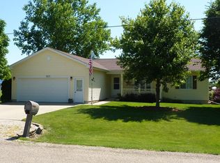 503 4th Ave, Belle Plaine, IA 52208