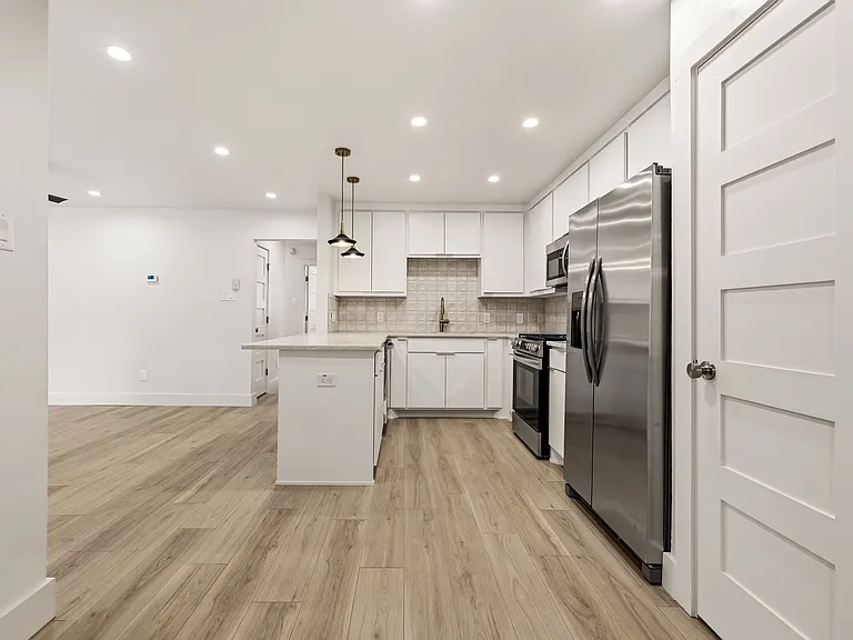 7537 Brentcove Cir — Photo 6