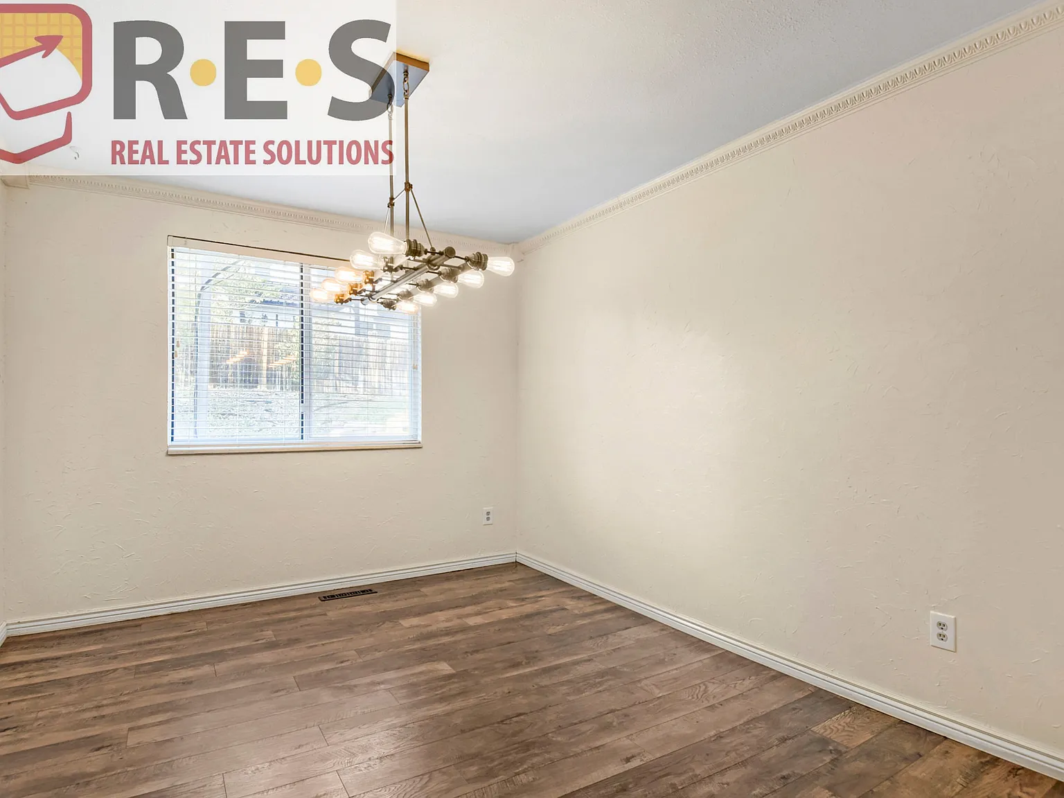5 bed, 3.5 bath, 2950 sqft, $3,395 — Photo 4