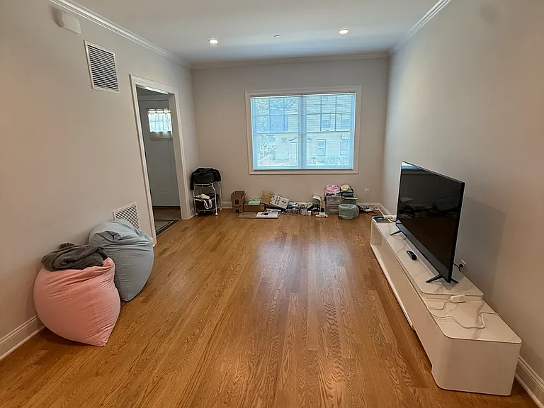 69 Oak St #B — Photo 12