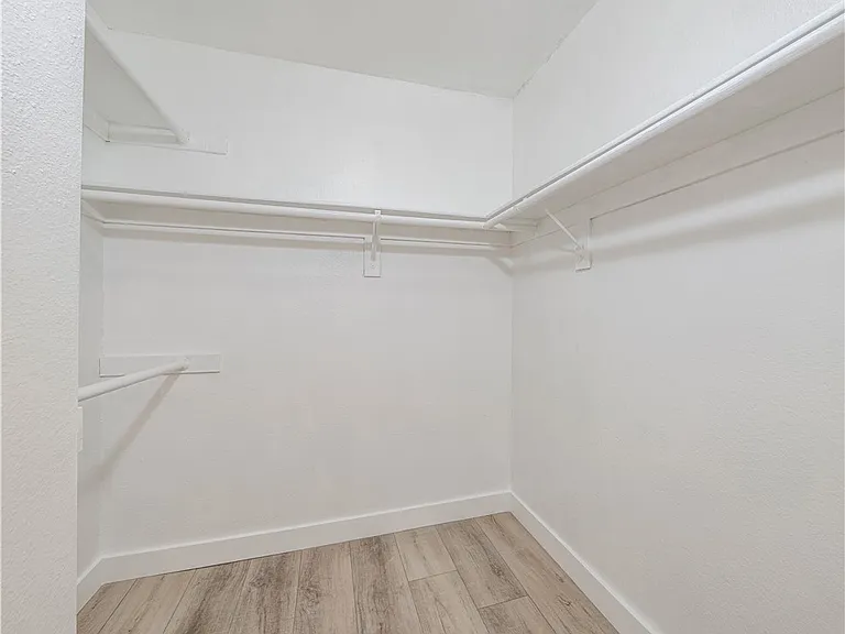1650 S Campus Ave #17 — Photo 21