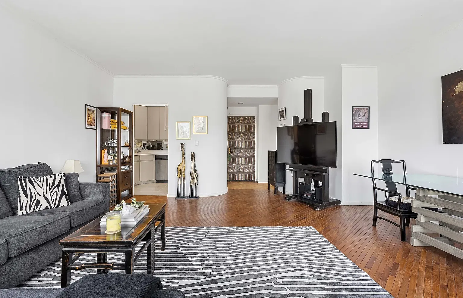 400 East 70th Street — Photo 2