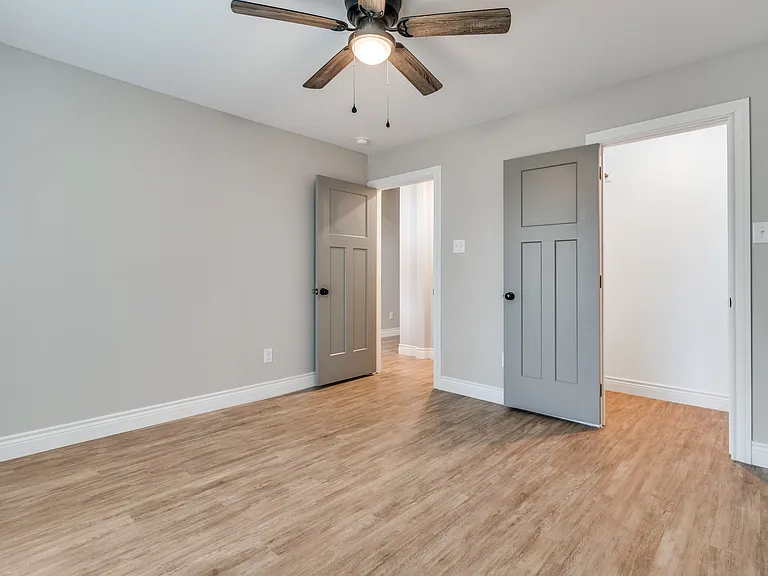 2734 Waters Edge — Photo 19