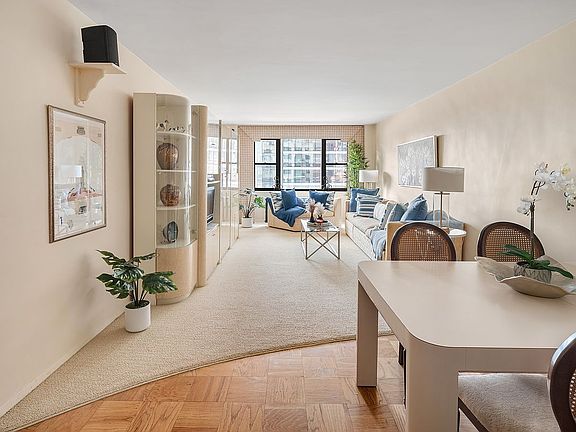 5th image of 165 W 66th St APT 14G