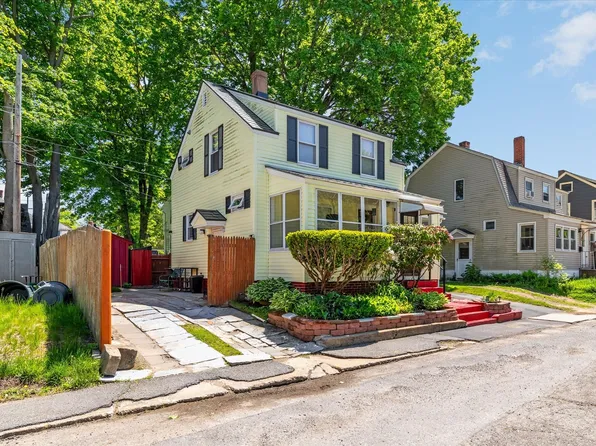 82 Rich St, Gardner, MA 01440