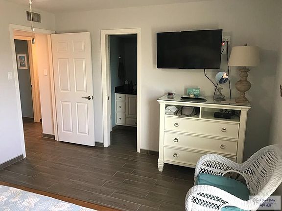 4th image of 3113 Laguna Blvd APT 214