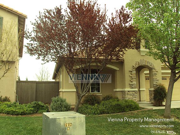 3rd image of 1400 Snapdragon Ln