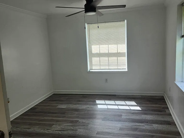 1100 Logan Ave #2B — Photo 2