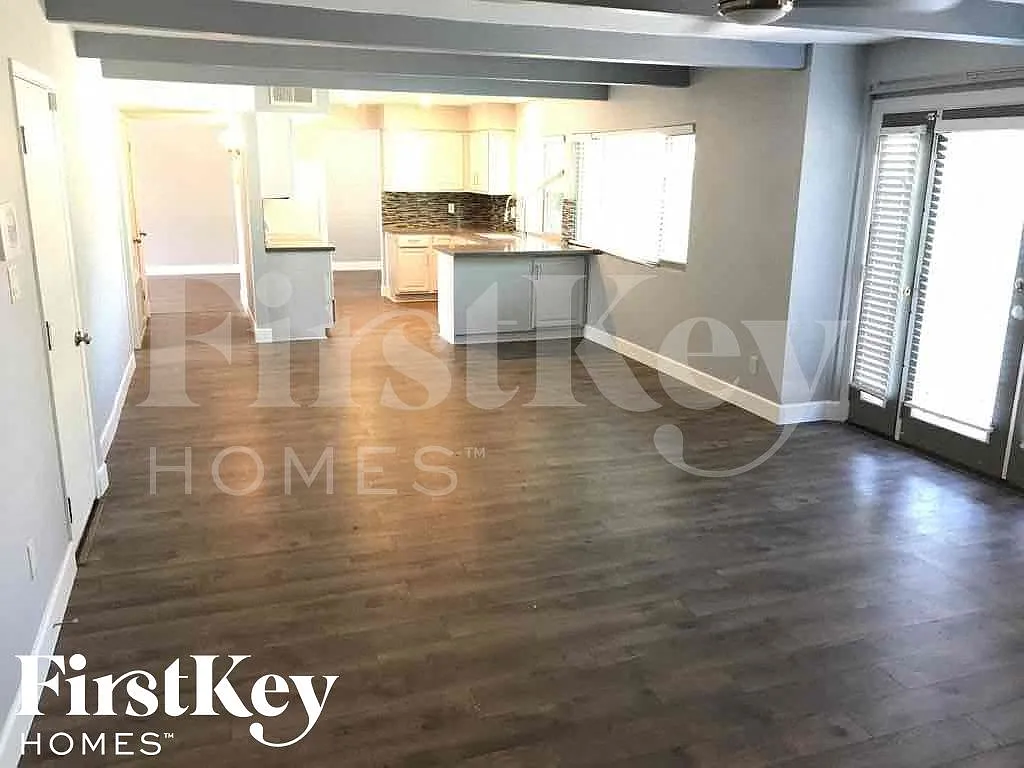 4 bed, 2.0 bath, 1820 sqft, $2,780 — Photo 2