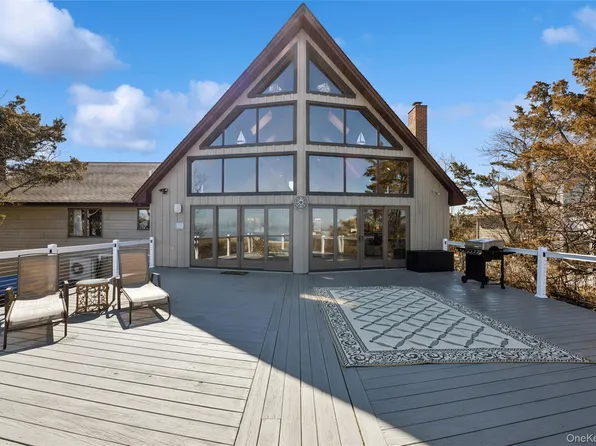 171 Harbor Beach Rd, Mount Sinai, NY 11766