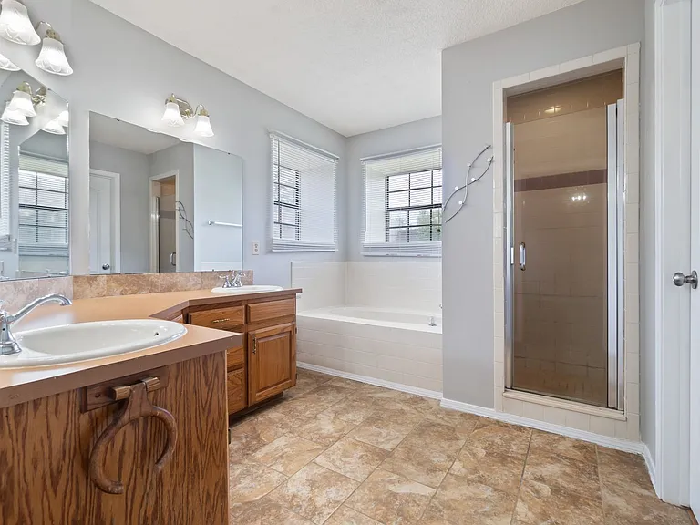 8808 Timberlyn Way — Photo 16