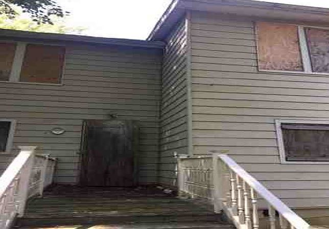 2nd image of 300 Riverview Dr