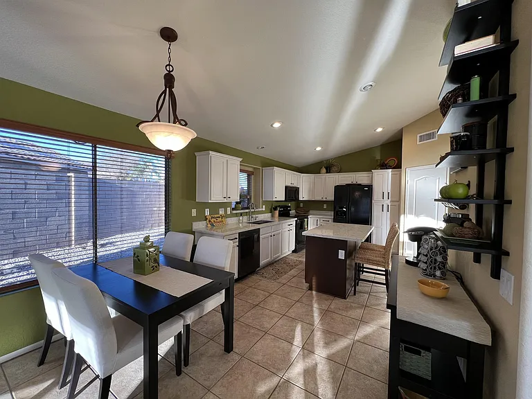 30091 N Maravilla Dr — Photo 4